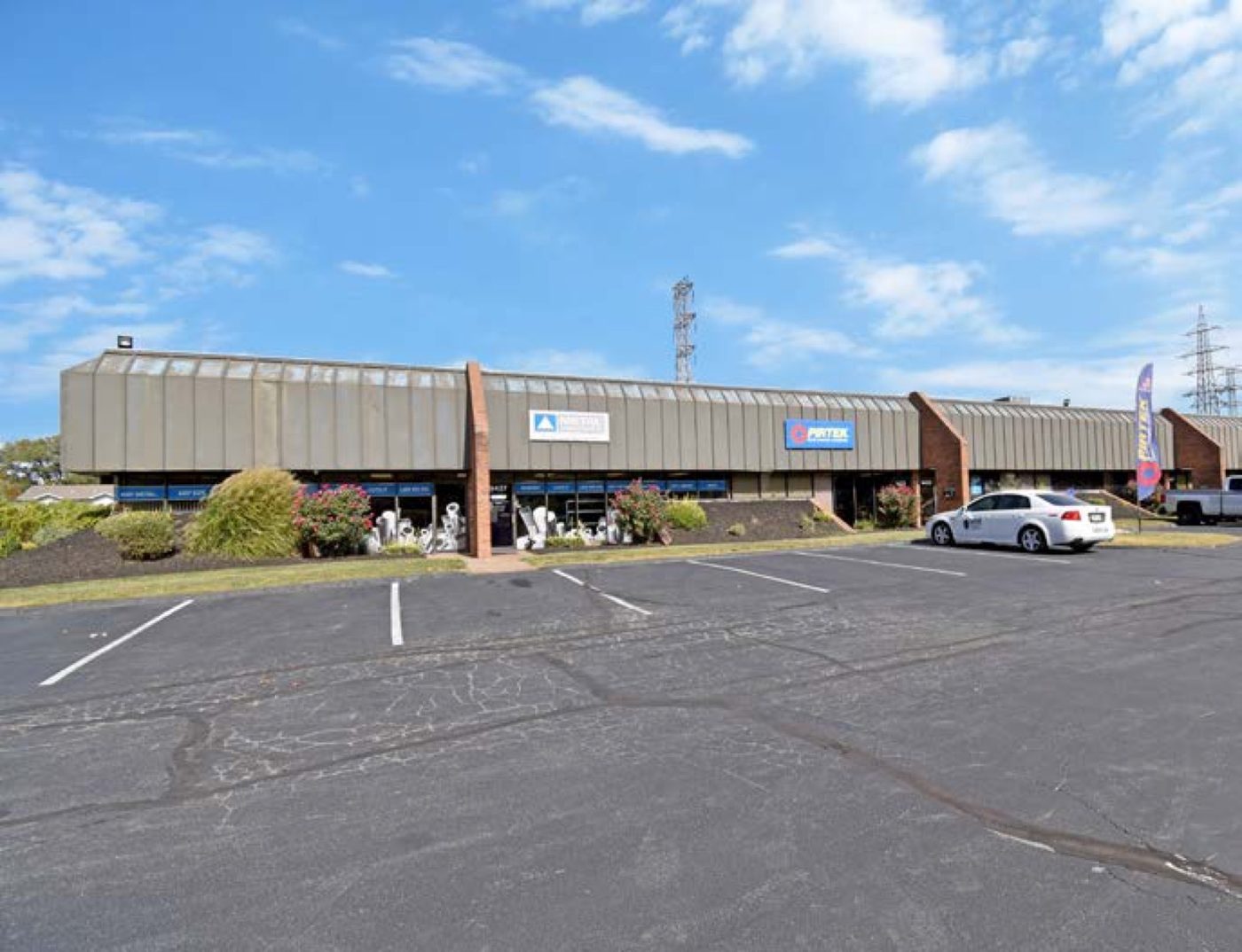 9415 Dielman Rock Island Dr — industrial property photo 3