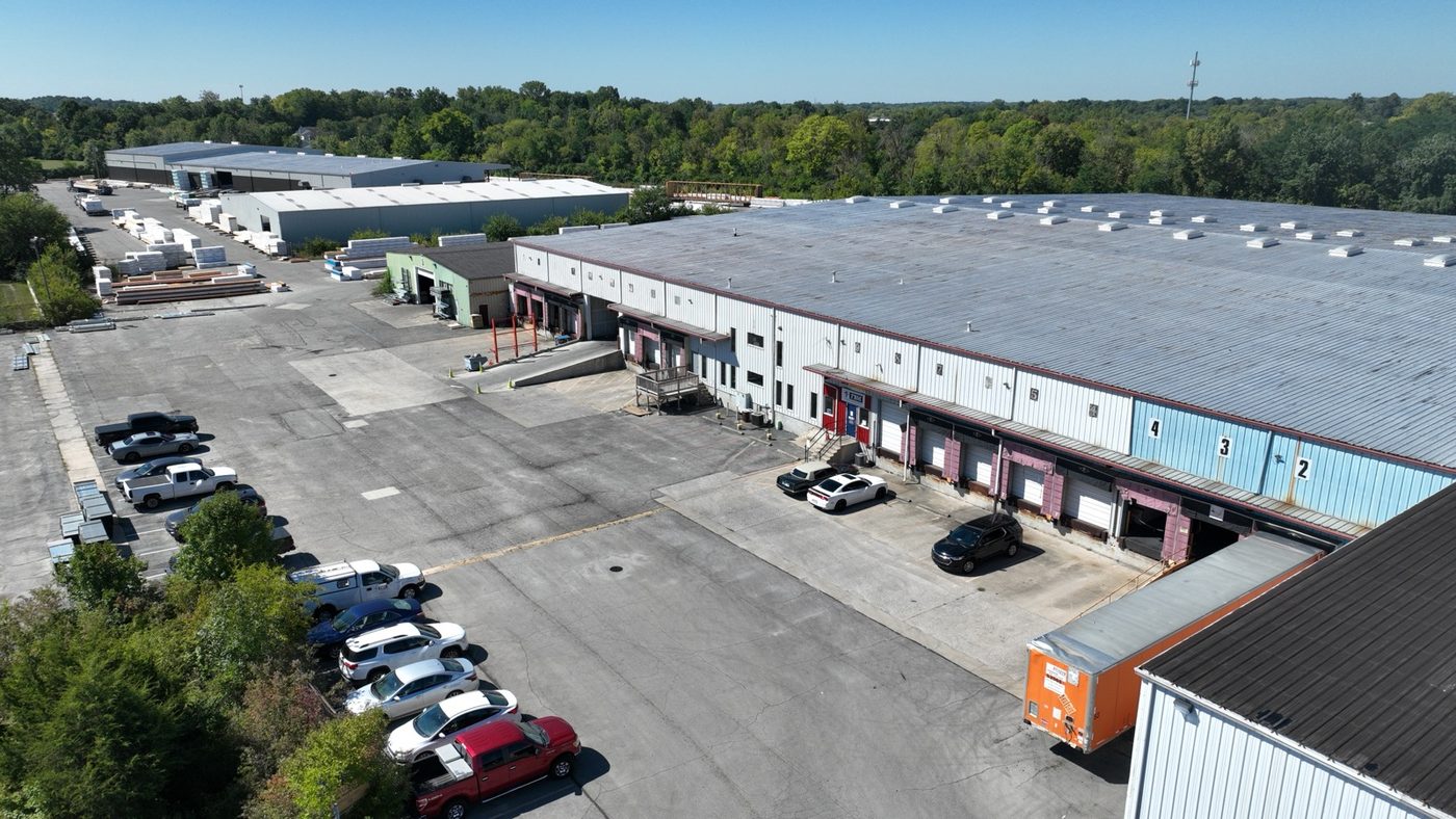 4333 W 71st Street — industrial property photo 4